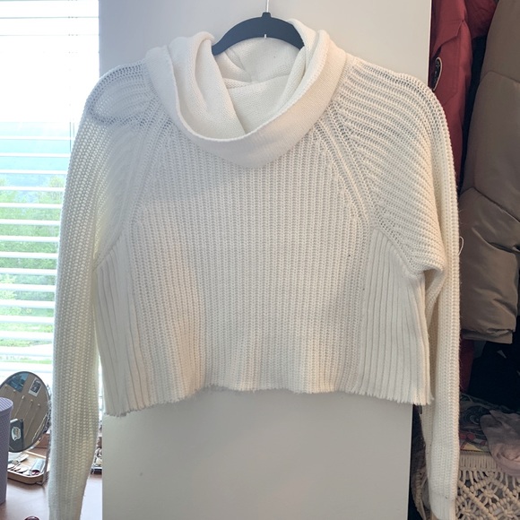 White turtleneck sweater - Picture 1 of 5